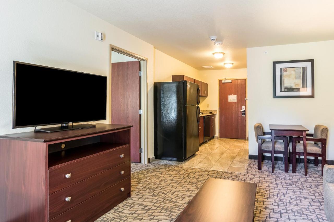 Cobblestone Hotel & Suites - تورينغتون المظهر الخارجي الصورة